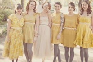dress code pour un mariage vintage moutarde