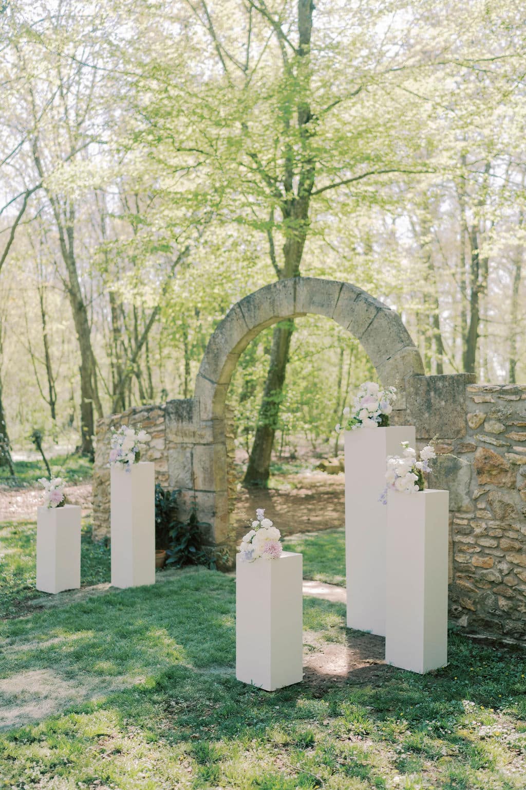 décoration de mariage - cérémonie laïque chic et simple