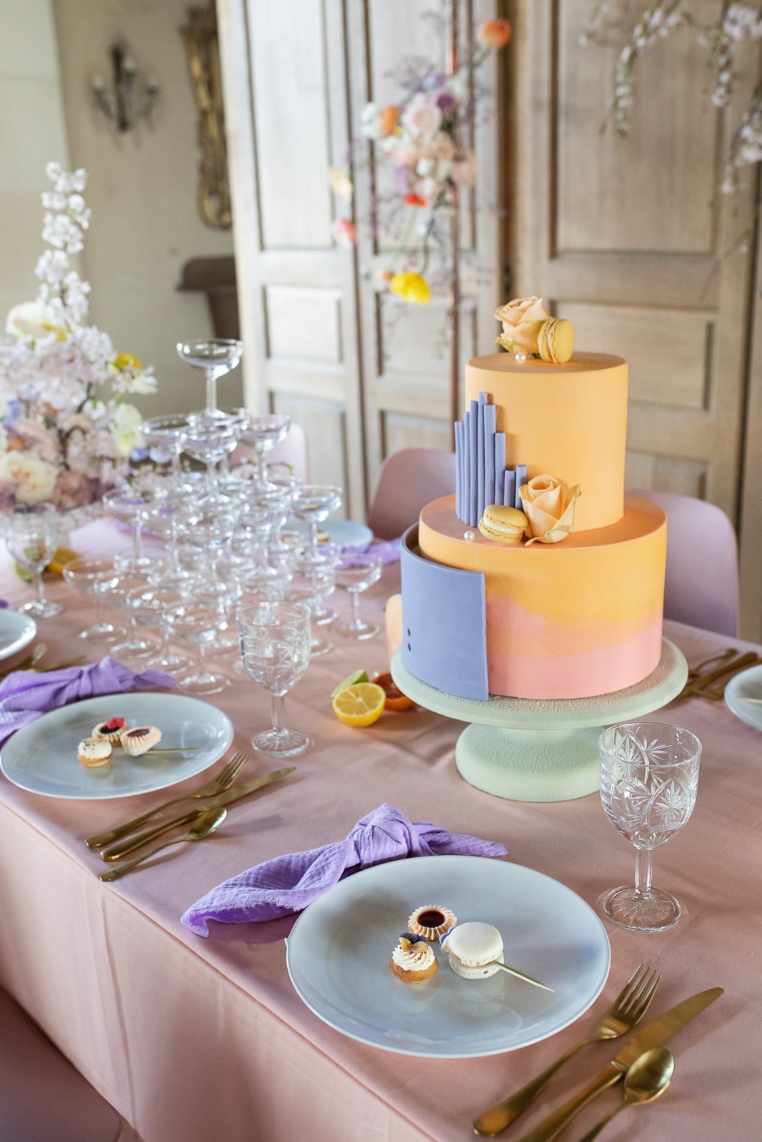 gâteau de mariage coloré - idée mariage pastel - décoratrice mariage Paris