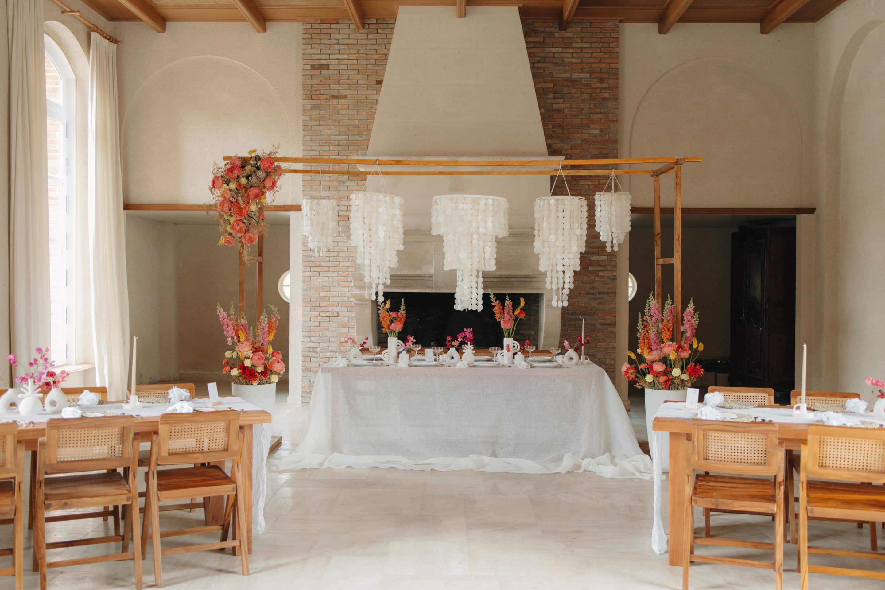 location de mobilier et de décoration pour mariage chic et bohème et fêtes