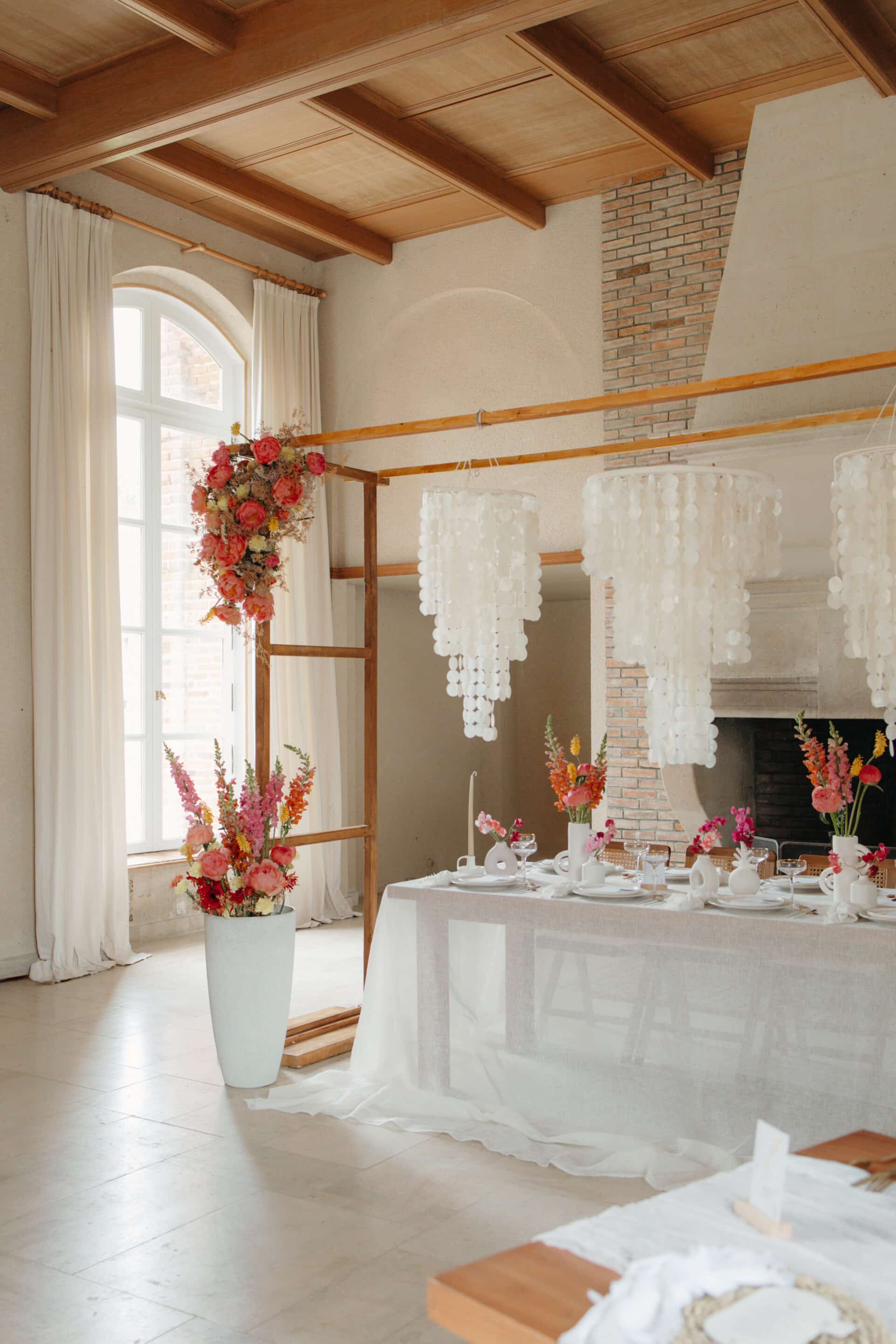 location de décoration de table blanche chic et moderne