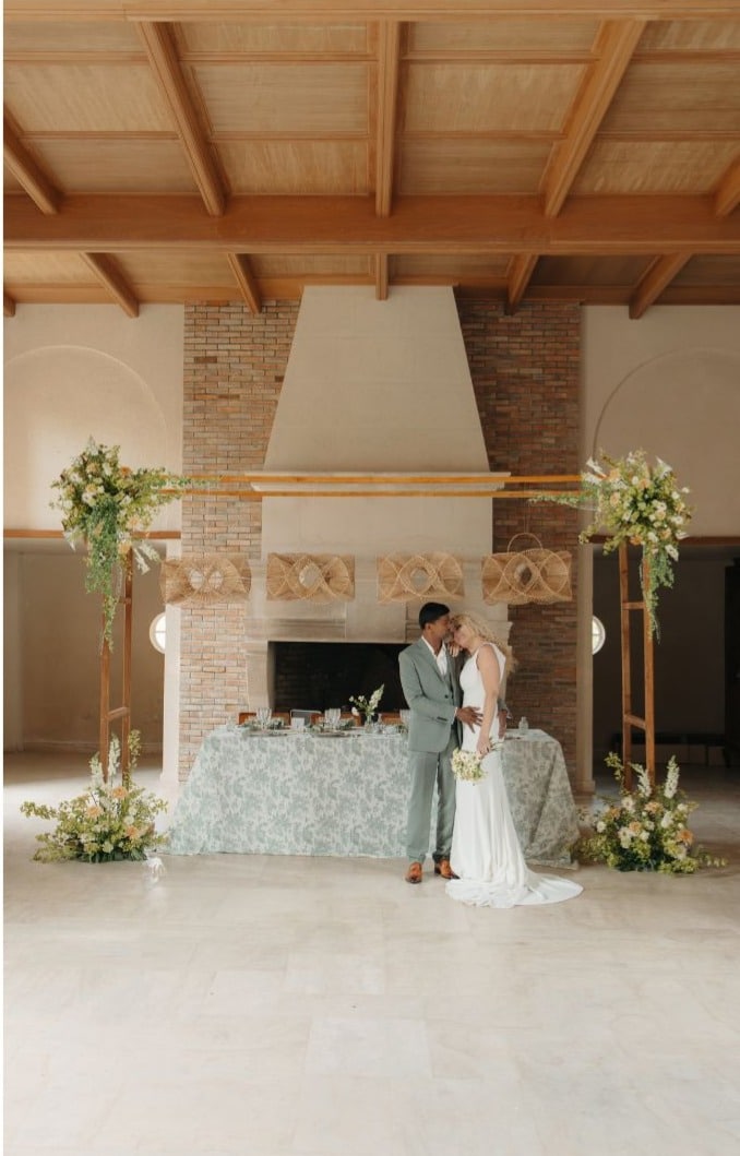 table d'honneur thème vert sauge - décoratrice mariage ile de france